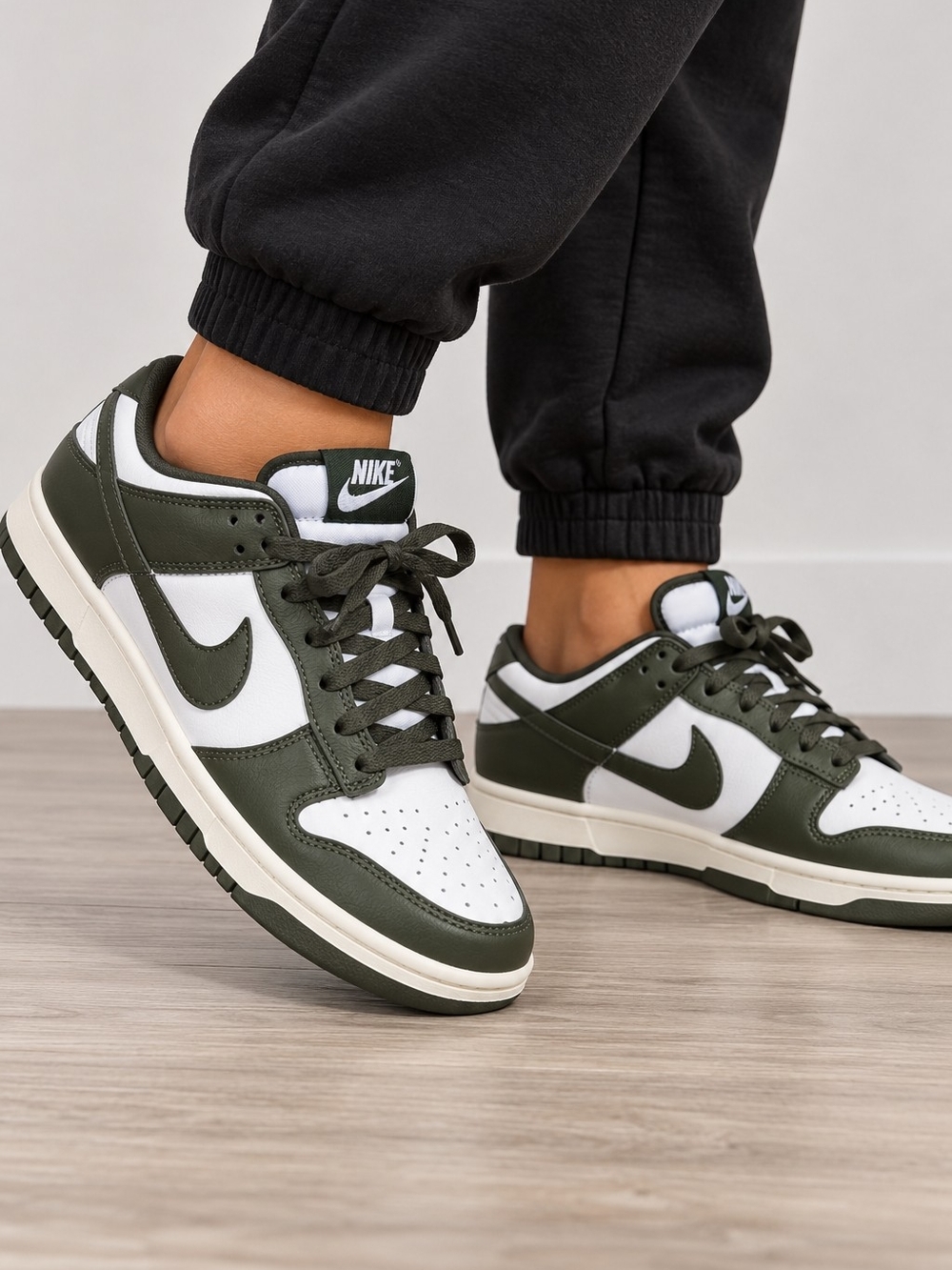 Nike Dunk Low Sneakers